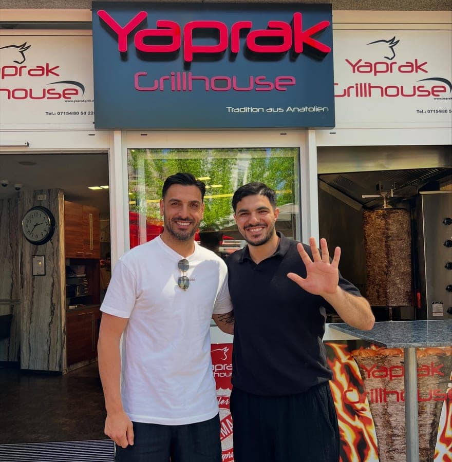 Günay Güvenc zu Gast im Yaprak Grillhouse