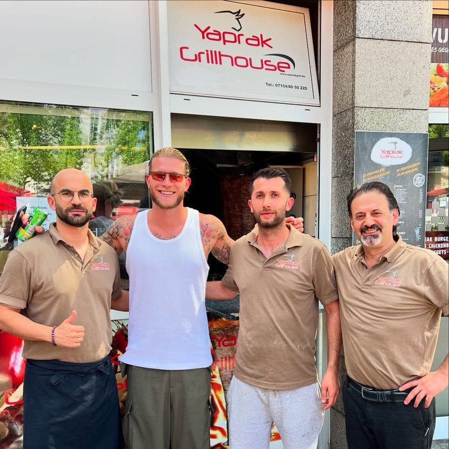 Loris Karius zu Gast im Yaprak Grillhouse